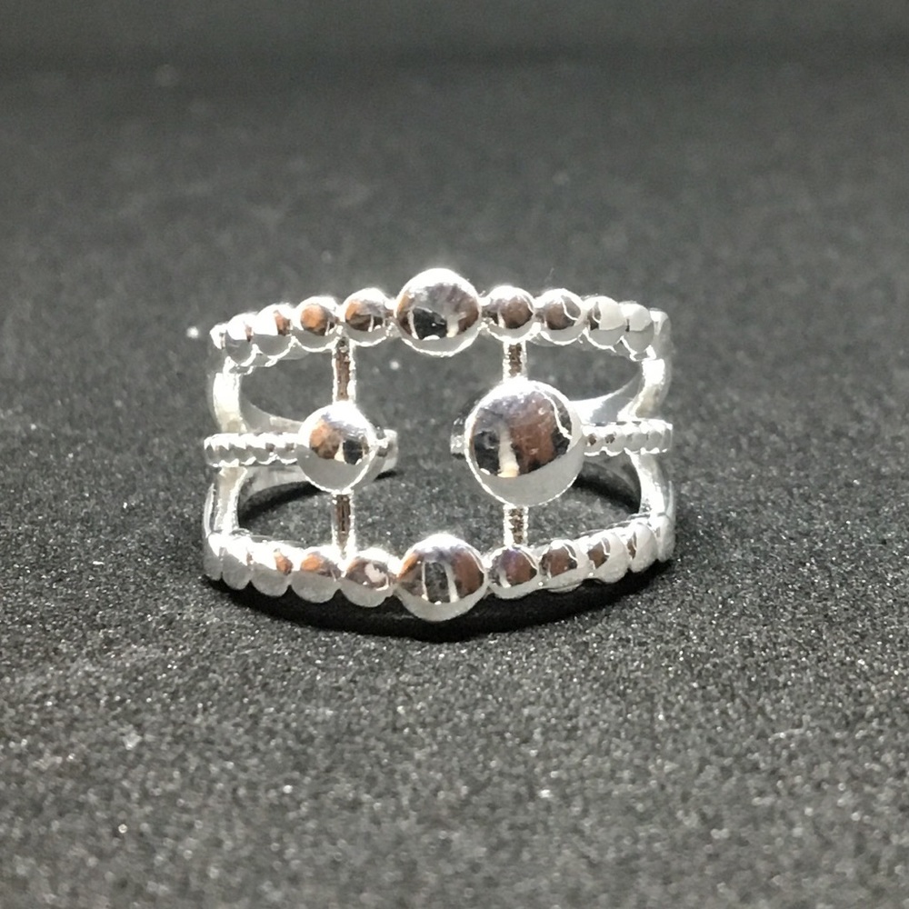 R#8 925 Sterling Silver Resizable Dot Ring